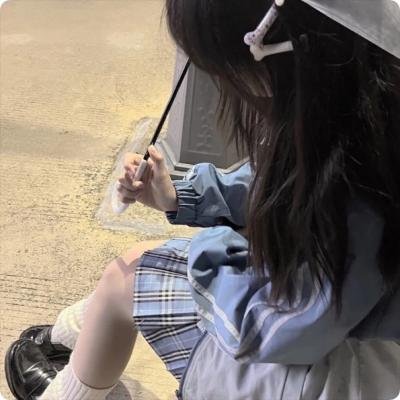 只在那里发光
